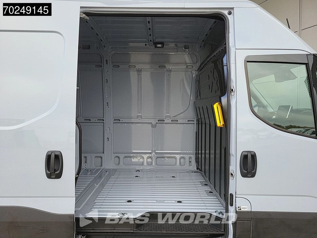 Iveco Daily 35C21 BPM VRIJ! 3.0L Automaat 210PK L2H2 Dubbellucht 2025-Model 3,5t Trekhaak ACC LED Navi Camera Parkeersensoren Euro6 L2 12m3 Airco Trekhaak
