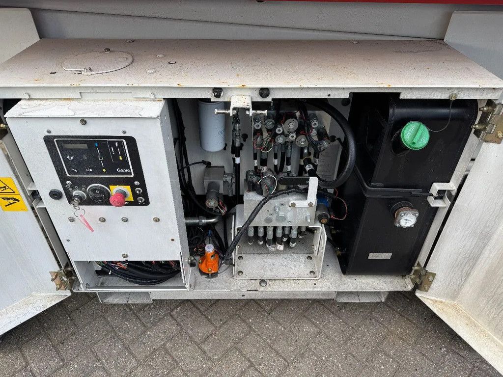 Genie GS3369RT Hoogwerker Schaarhoogwerker Ruwterrein