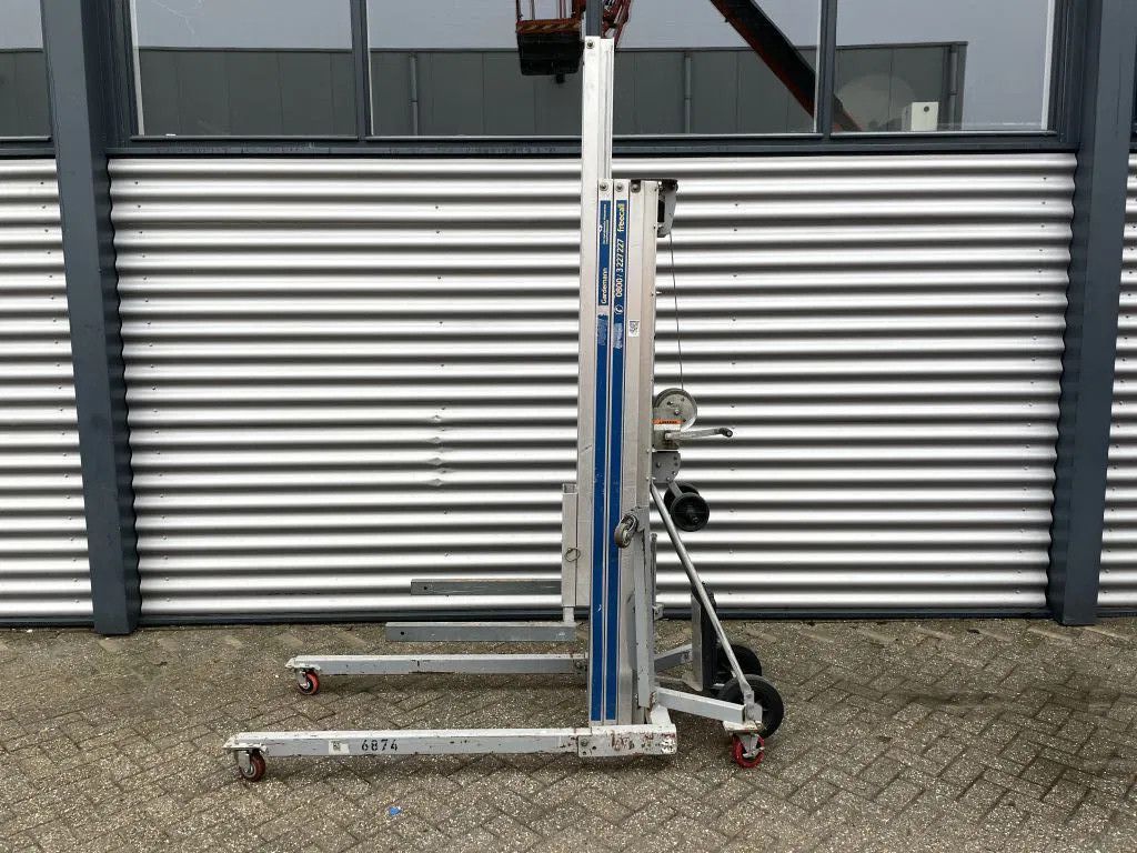 Genie SLC-24 Materiaallift kanaallift