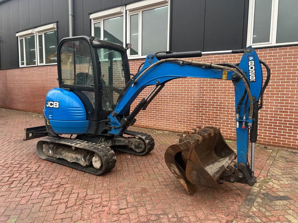 JCB 8026