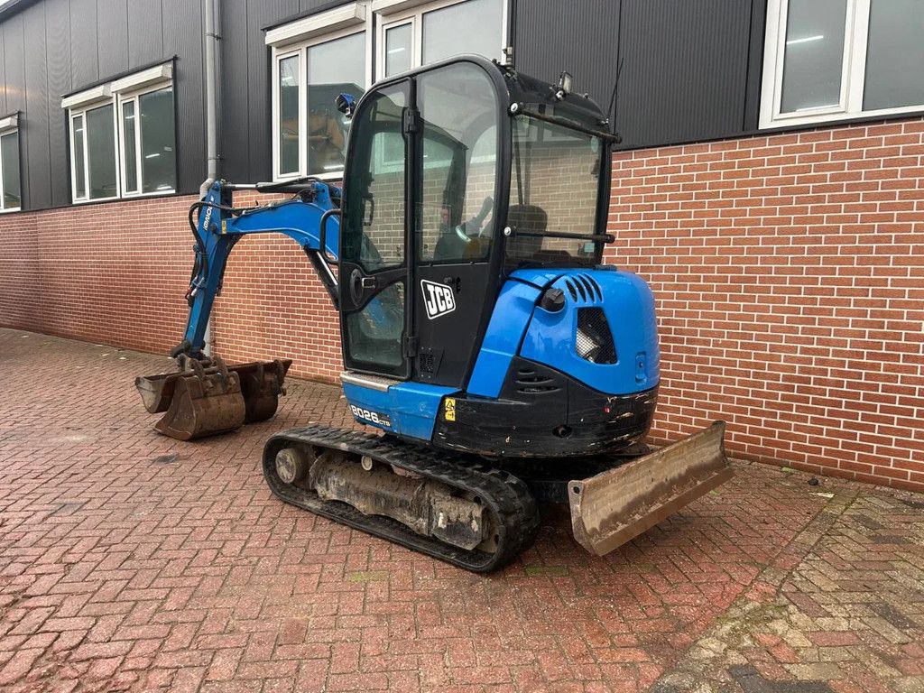 JCB 8026