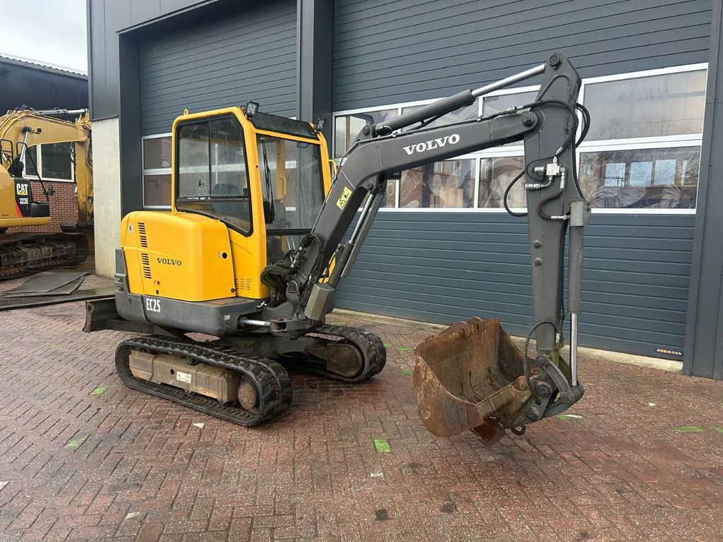 Volvo EC25