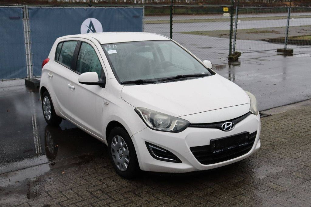 Pkw Hyundai i20 CRDi 75 PS Diesel 2013 (Marge)