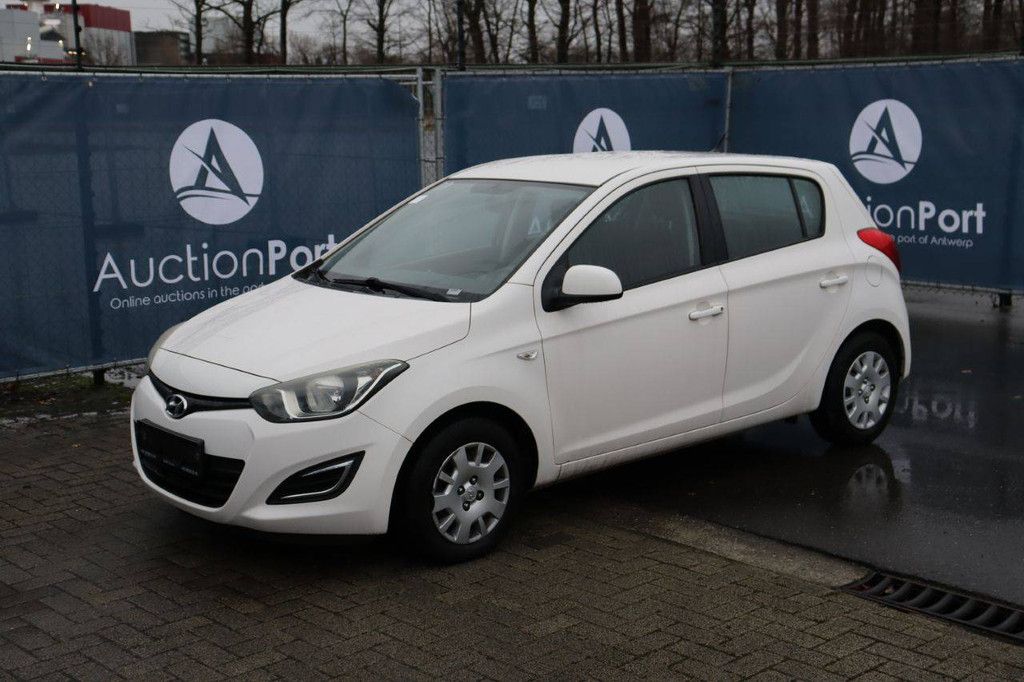Pkw Hyundai i20 CRDi 75 PS Diesel 2013 (Marge)