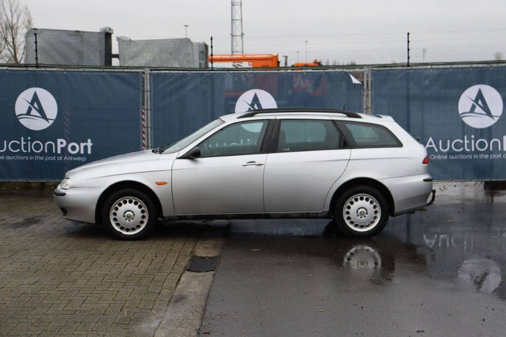 Passenger car Alfa Romeo T. Spark 1.6 156 Petrol 120hp 2000 (Margin)