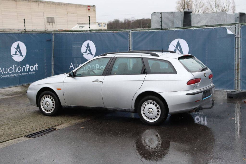 Passenger car Alfa Romeo T. Spark 1.6 156 Petrol 120hp 2000 (Margin)