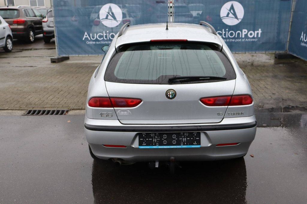 Passenger car Alfa Romeo T. Spark 1.6 156 Petrol 120hp 2000 (Margin)