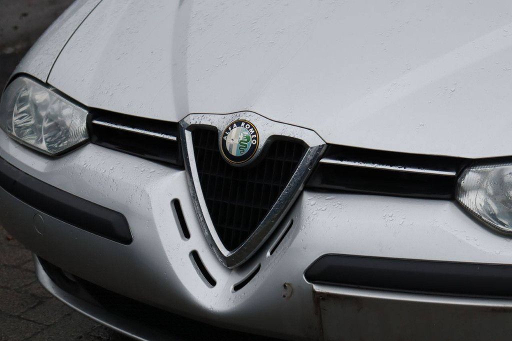 Passenger car Alfa Romeo T. Spark 1.6 156 Petrol 120hp 2000 (Margin)