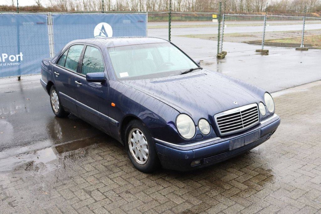 Passenger car Mercedes-Benz E220 CDI Diesel 136 hp 1999 (Margin)