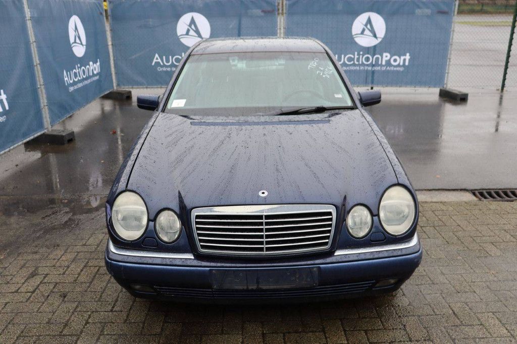 Passenger car Mercedes-Benz E220 CDI Diesel 136 hp 1999 (Margin)