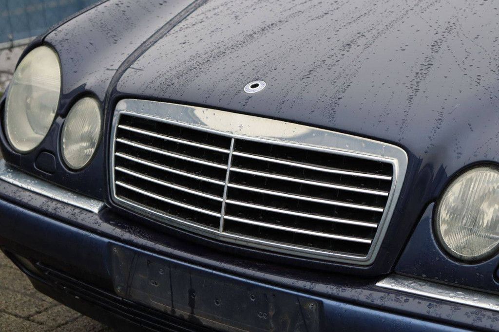 Passenger car Mercedes-Benz E220 CDI Diesel 136 hp 1999 (Margin)