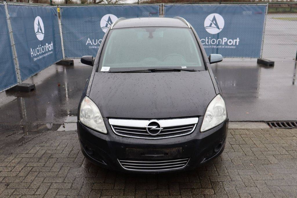 Passenger car Opel Zafira 1.9 CDTI Diesel 120 hp 2008 (Margin)