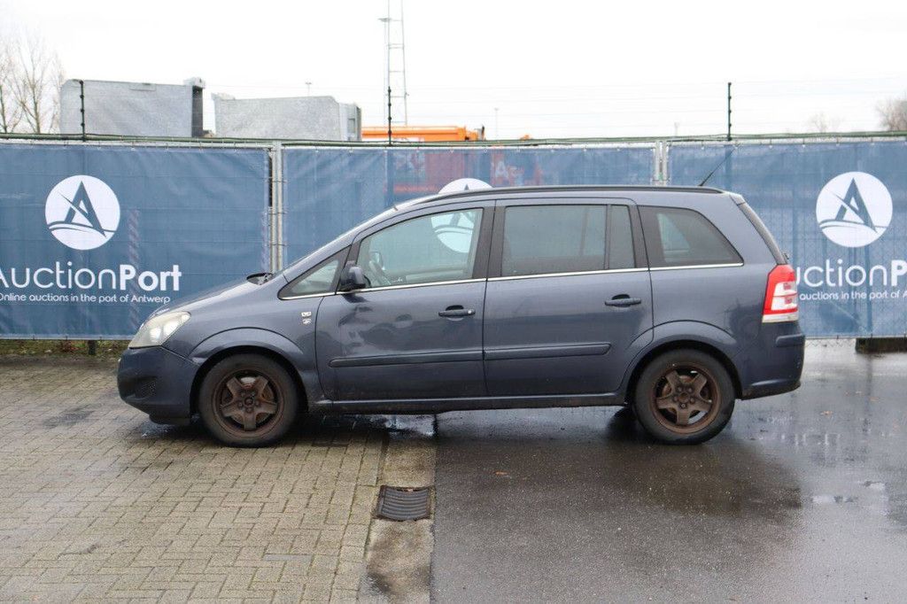 Passenger car Opel Zafira ecoFLEX Diesel 115 hp 2011 (Margin)