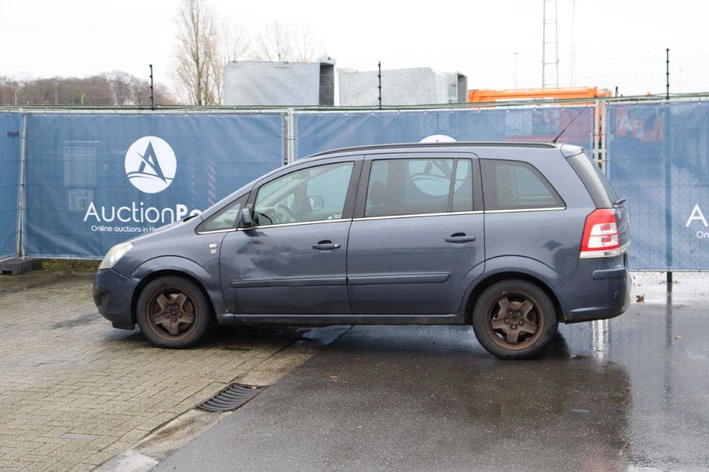 Passenger car Opel Zafira ecoFLEX Diesel 115 hp 2011 (Margin)