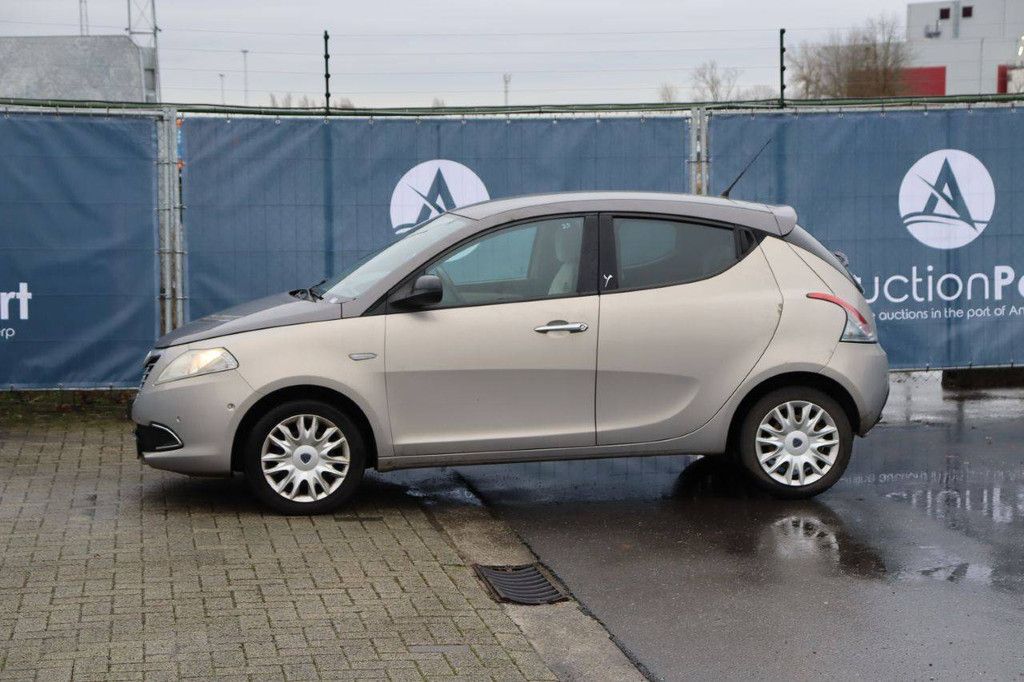 Passenger car Lancia Psilon Petrol 69 hp 2012 (Margin)