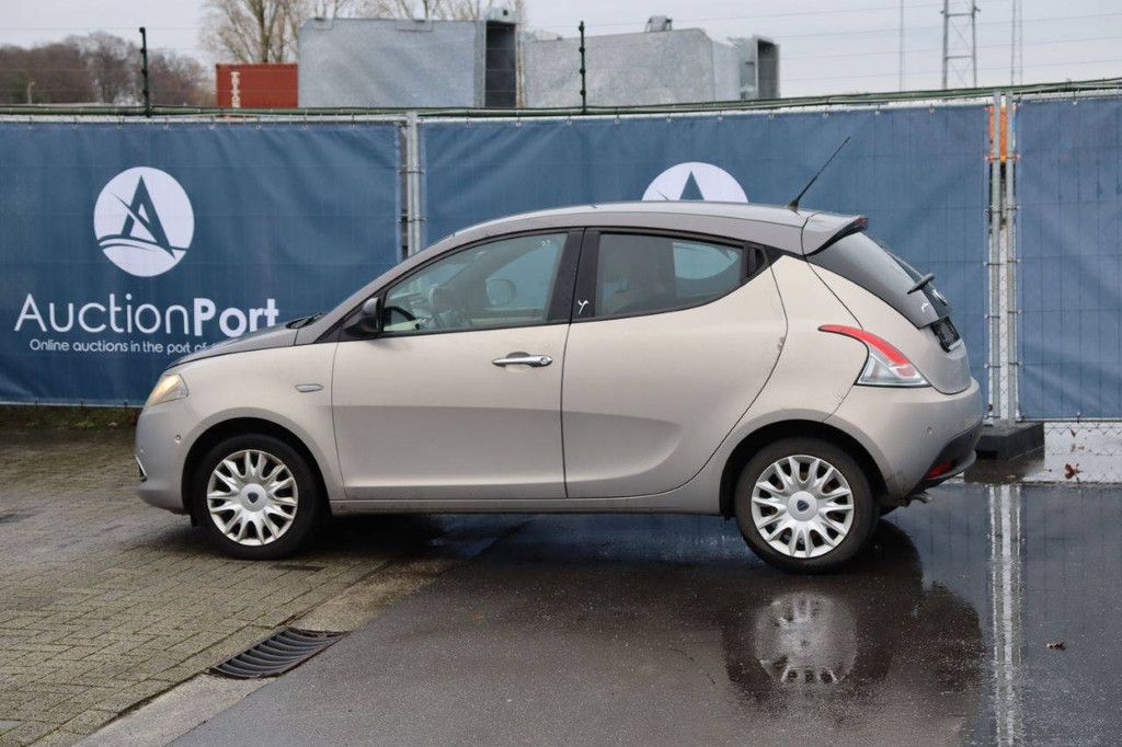 Passenger car Lancia Psilon Petrol 69 hp 2012 (Margin)
