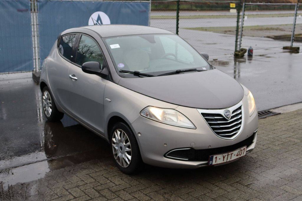 Passenger car Lancia Psilon Petrol 69 hp 2012 (Margin)