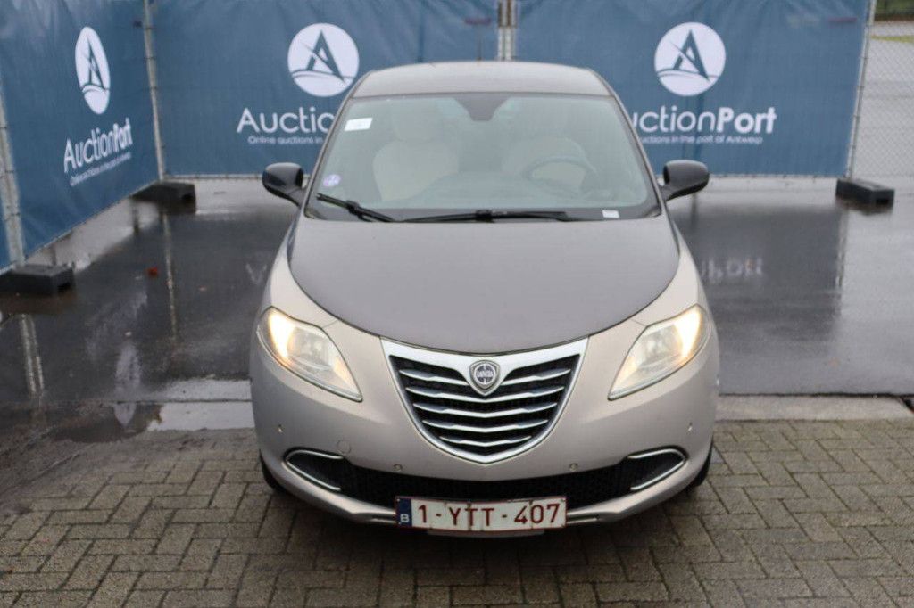 Passenger car Lancia Psilon Petrol 69 hp 2012 (Margin)