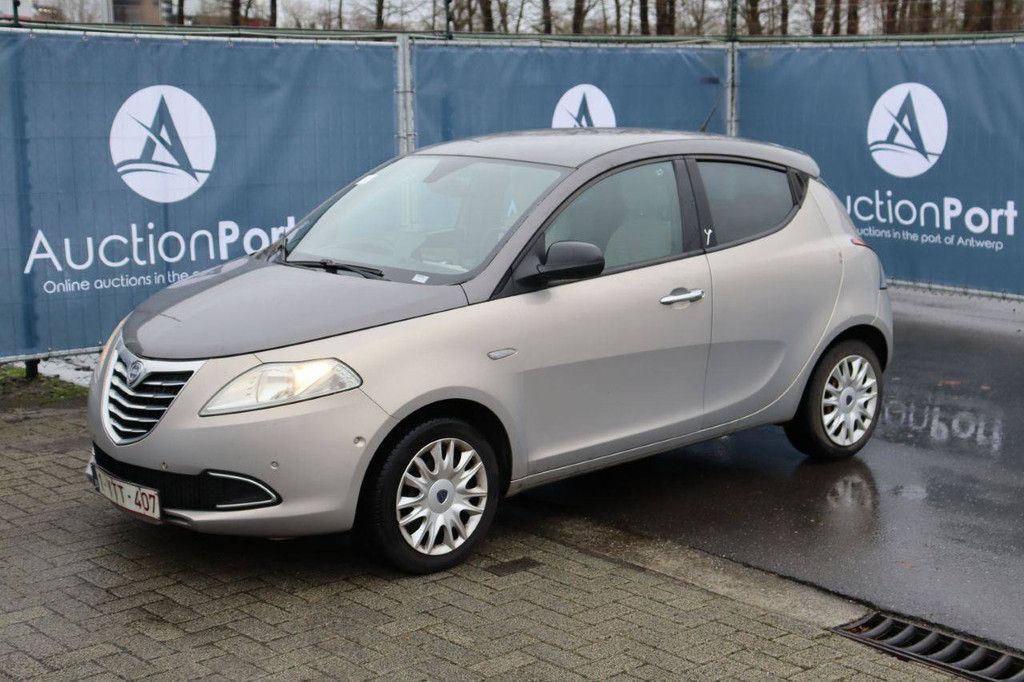 Passenger car Lancia Psilon Petrol 69 hp 2012 (Margin)