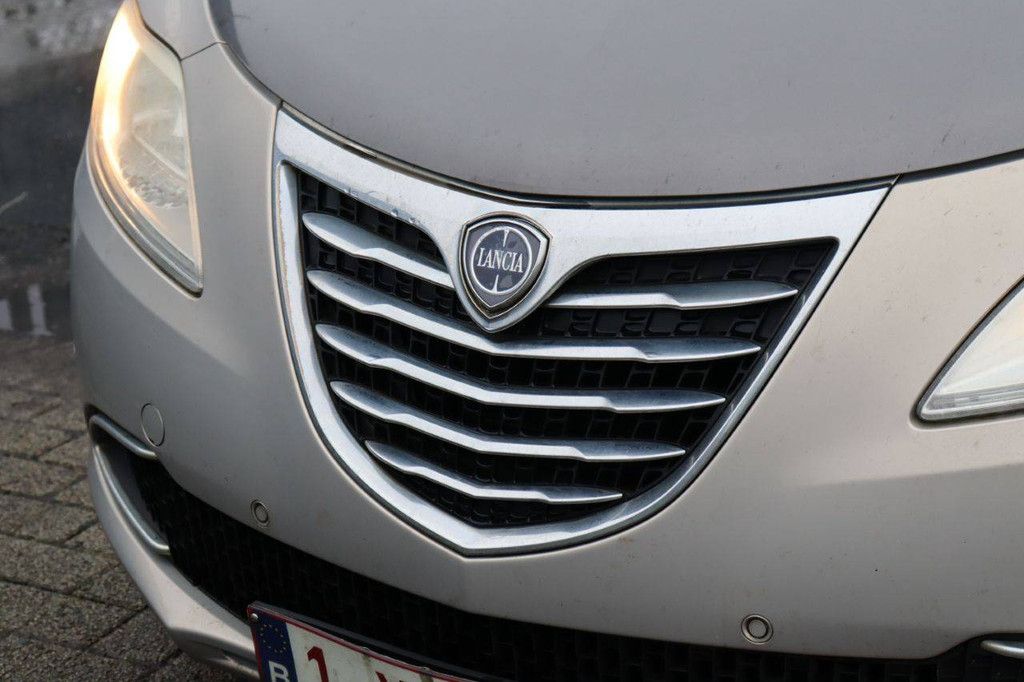 Passenger car Lancia Psilon Petrol 69 hp 2012 (Margin)