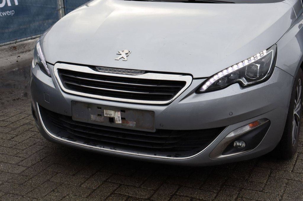 Pkw Peugeot 308 Benzin 130 PS 2014 (Margin)
