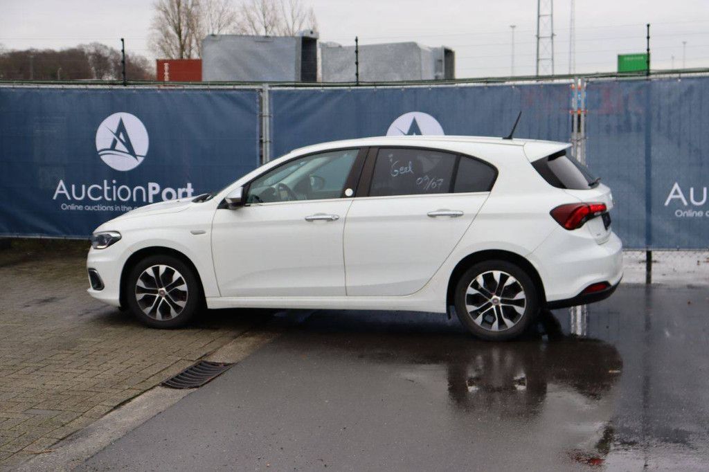 Passenger car Fiat Tipo Petrol 95 hp 2019 (Margin)