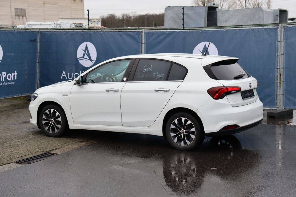 Passenger car Fiat Tipo Petrol 95 hp 2019 (Margin)