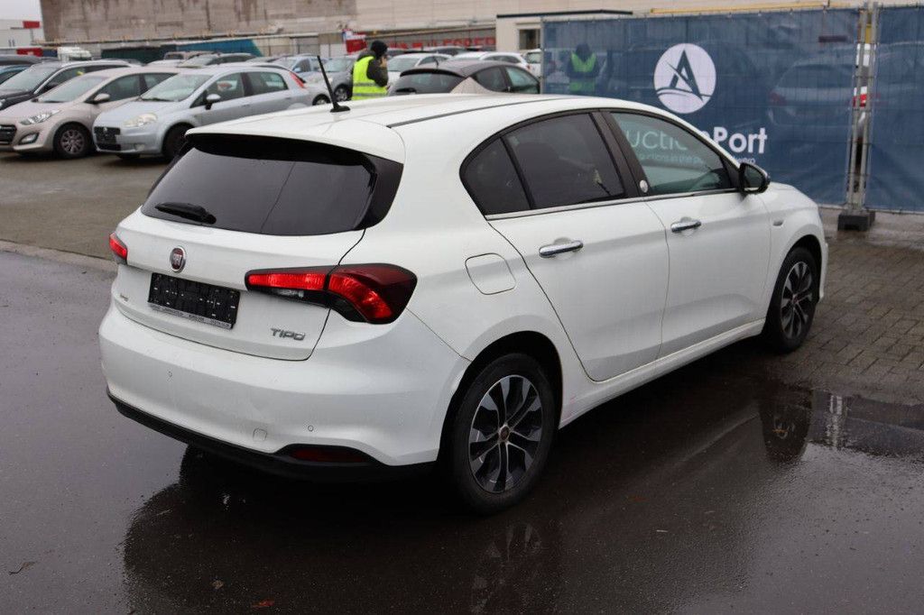 Passenger car Fiat Tipo Petrol 95 hp 2019 (Margin)