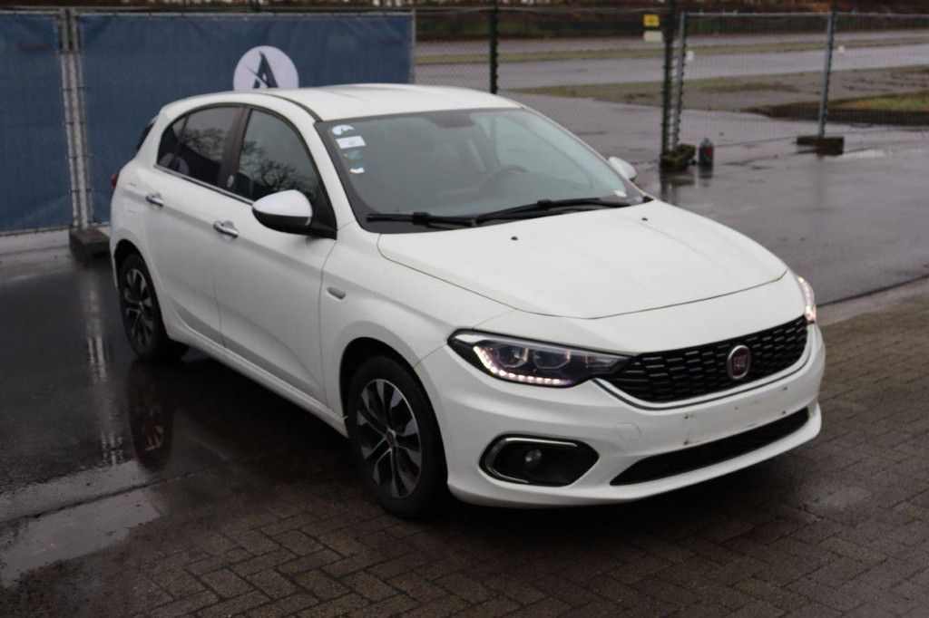 Passenger car Fiat Tipo Petrol 95 hp 2019 (Margin)