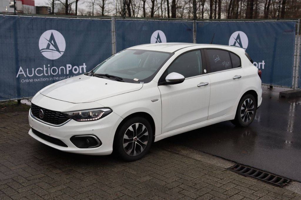 Passenger car Fiat Tipo Petrol 95 hp 2019 (Margin)