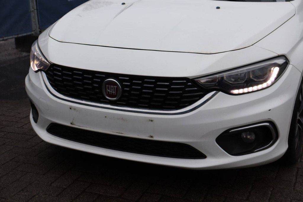 Passenger car Fiat Tipo Petrol 95 hp 2019 (Margin)