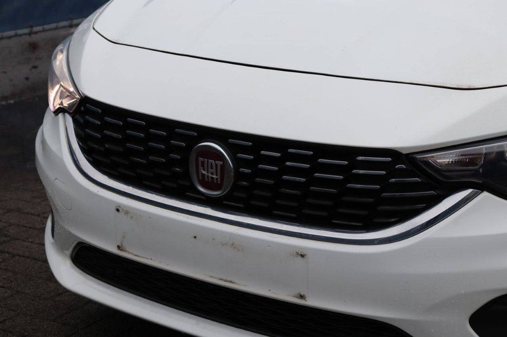 Passenger car Fiat Tipo Petrol 95 hp 2019 (Margin)