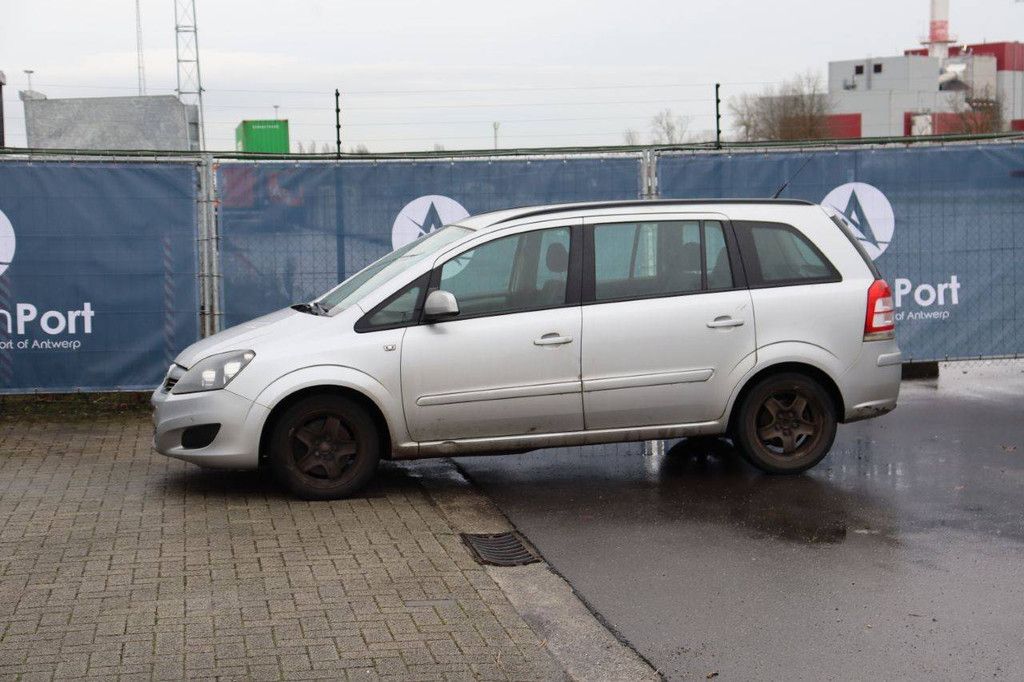 Passenger car Opel Zafira ecoFLEX Diesel 110 hp 2013 (Margin)