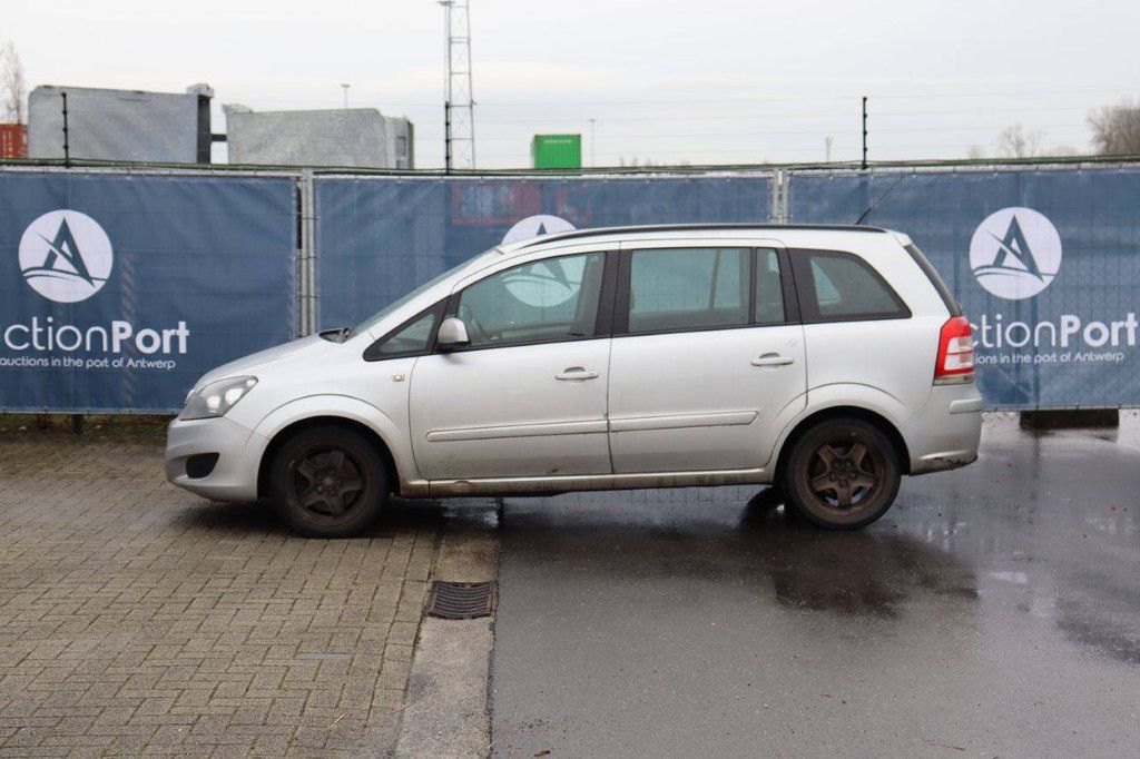 Passenger car Opel Zafira ecoFLEX Diesel 110 hp 2013 (Margin)