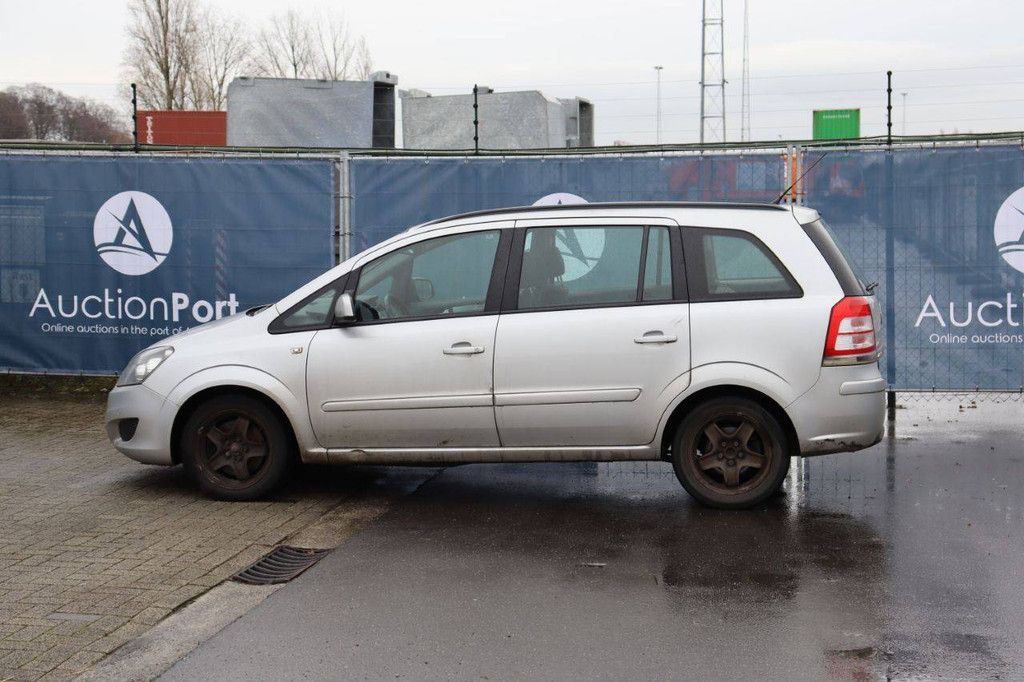 Passenger car Opel Zafira ecoFLEX Diesel 110 hp 2013 (Margin)