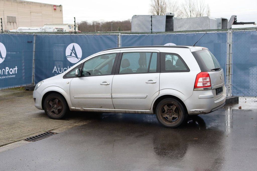 Passenger car Opel Zafira ecoFLEX Diesel 110 hp 2013 (Margin)