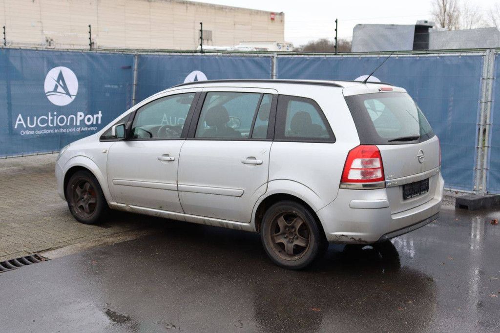 Passenger car Opel Zafira ecoFLEX Diesel 110 hp 2013 (Margin)