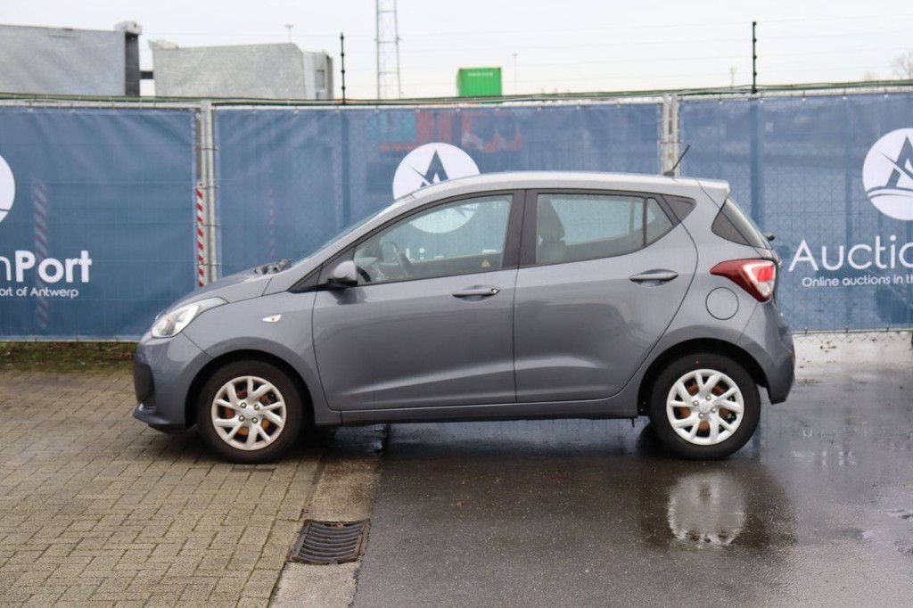 Passenger car Hyundai i10 Petrol 65 hp 2017 (Margin)