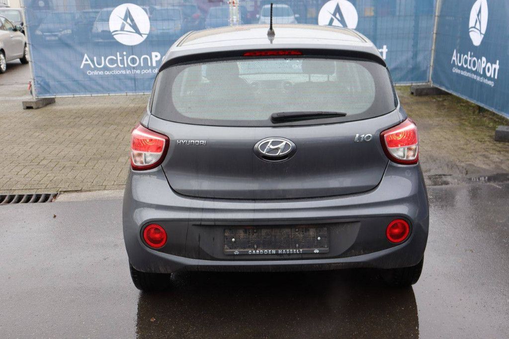 Passenger car Hyundai i10 Petrol 65 hp 2017 (Margin)