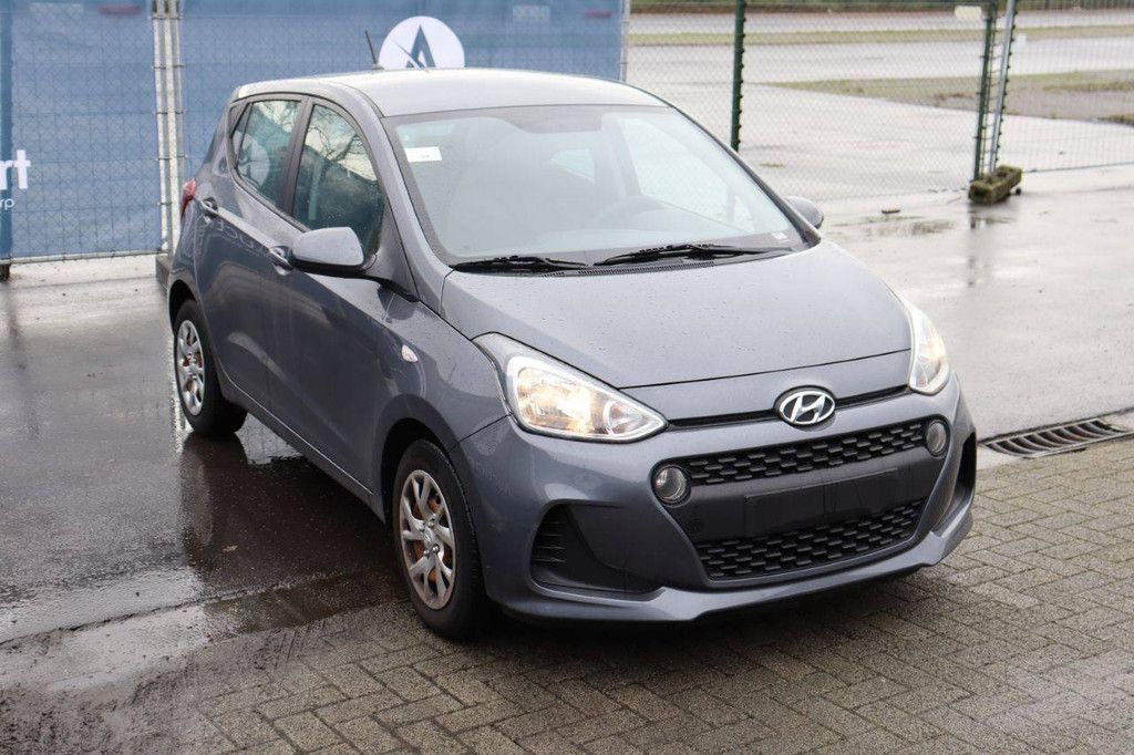 Passenger car Hyundai i10 Petrol 65 hp 2017 (Margin)