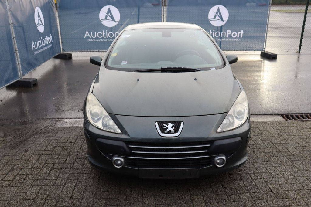 Passenger car Peugeot 307cc Diesel 136hp 2007 (Margin)