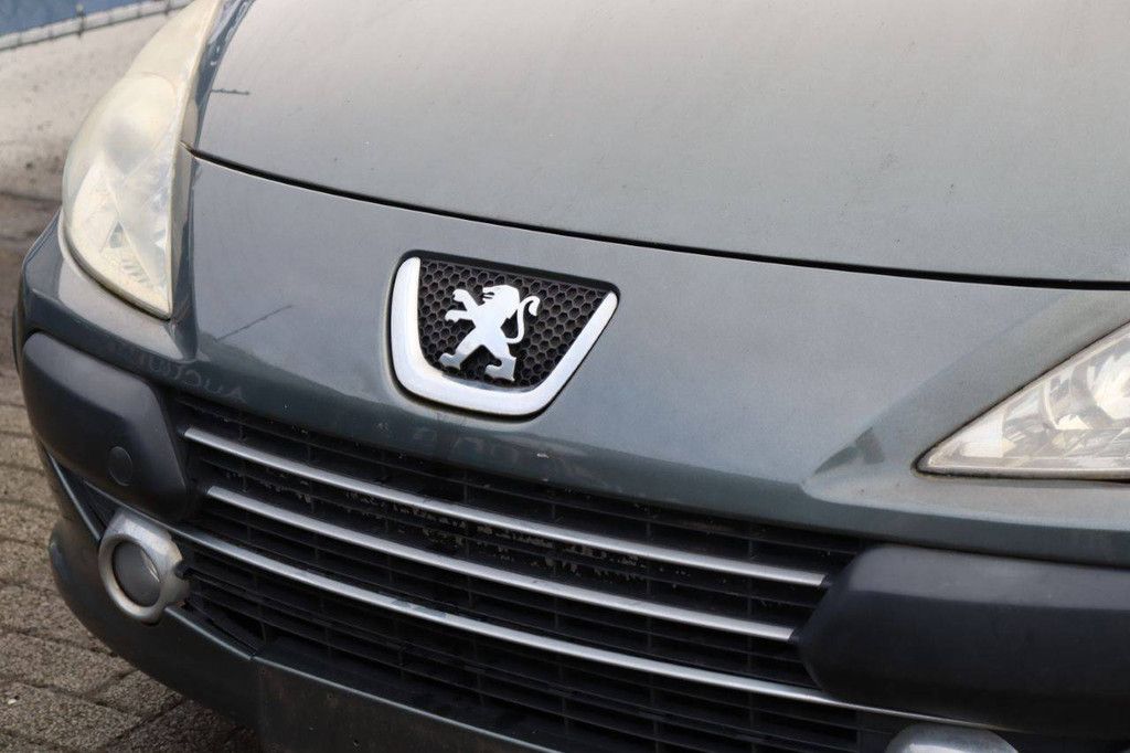 Passenger car Peugeot 307cc Diesel 136hp 2007 (Margin)