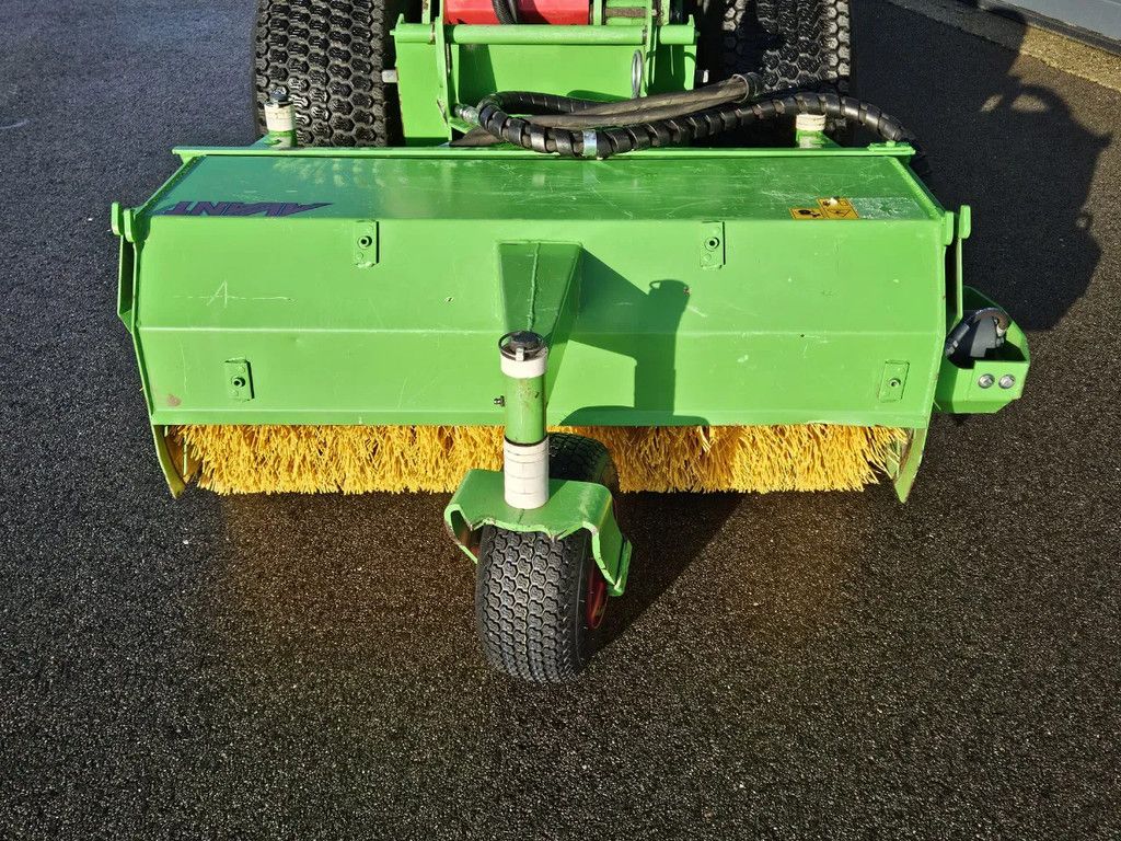 Avant Borstel met opvangbak 1050