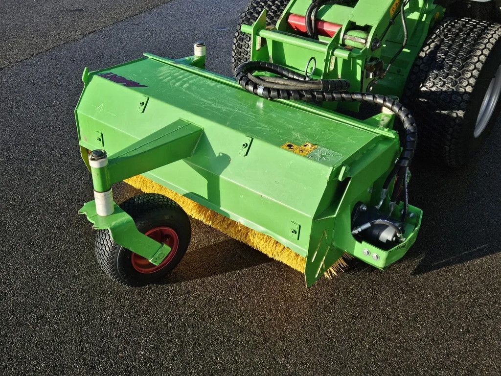 Avant Borstel met opvangbak 1050