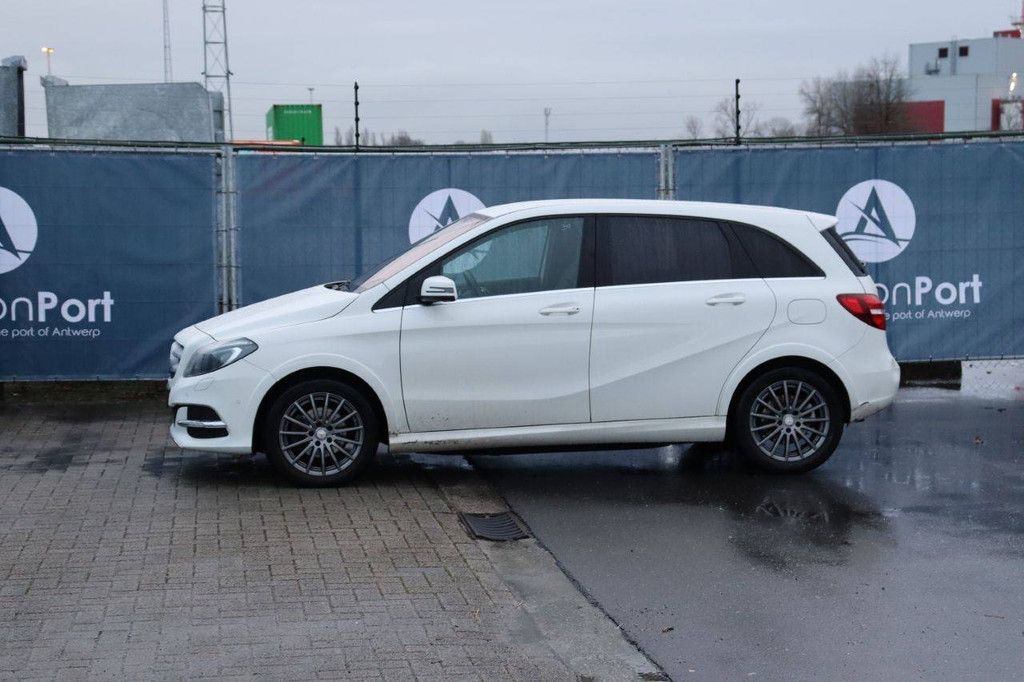 Mercedes-Benz B250e Electric 180hp 2016 Passenger Car (Margin)