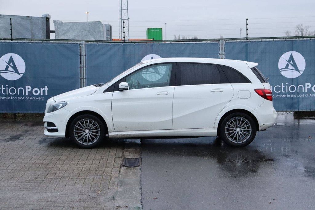 Mercedes-Benz B250e Electric 180hp 2016 Passenger Car (Margin)