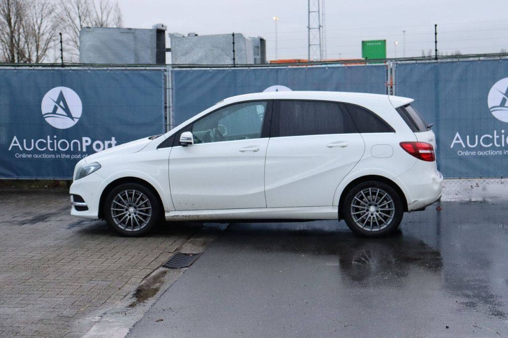 Mercedes-Benz B250e Electric 180hp 2016 Passenger Car (Margin)