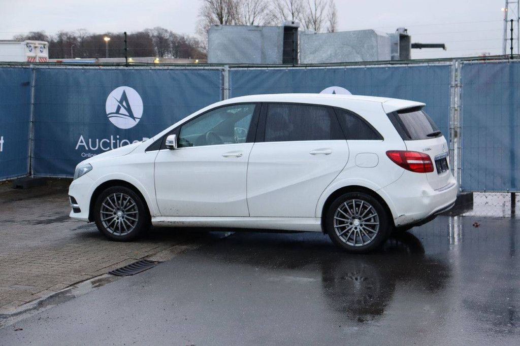 Mercedes-Benz B250e Electric 180hp 2016 Passenger Car (Margin)