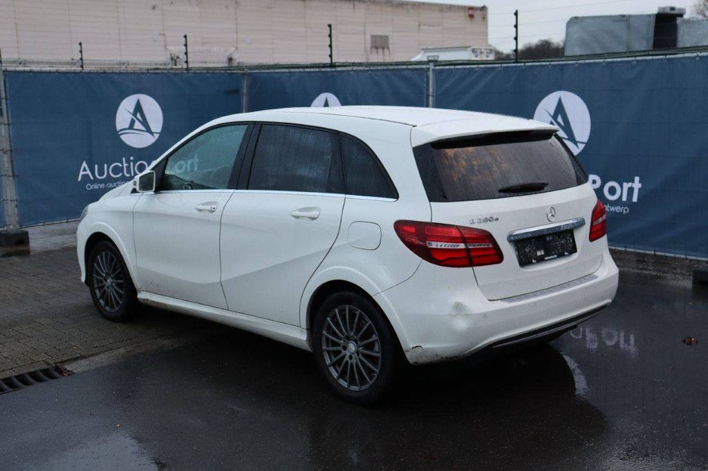 Mercedes-Benz B250e Electric 180hp 2016 Passenger Car (Margin)