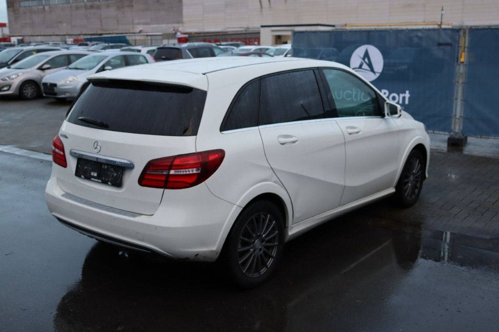 Mercedes-Benz B250e Electric 180hp 2016 Passenger Car (Margin)